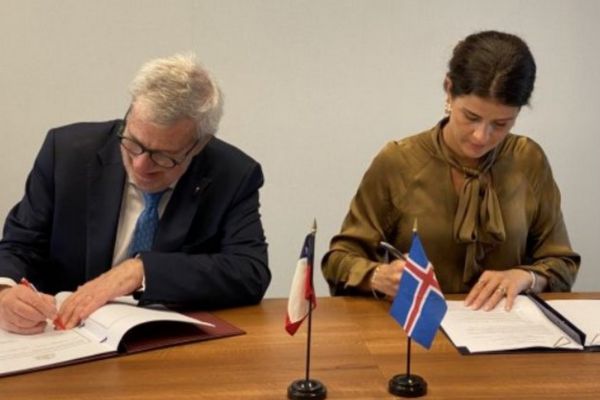 Chile e Islandia firman acuerdo de Working Holiday immichile