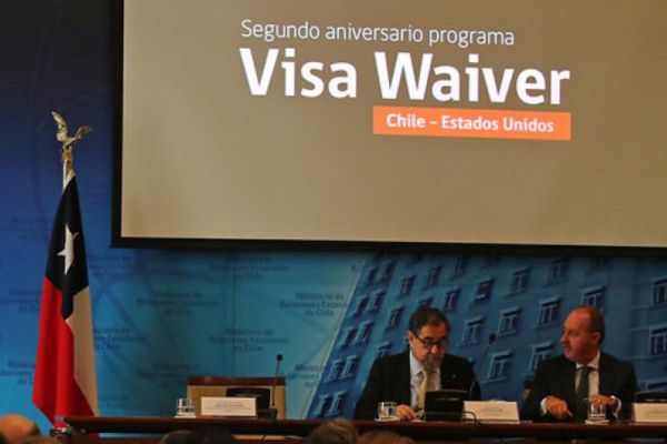 Senadores presentan proyecto para sancionar a chilenos y residentes que delinquen en el extranjero